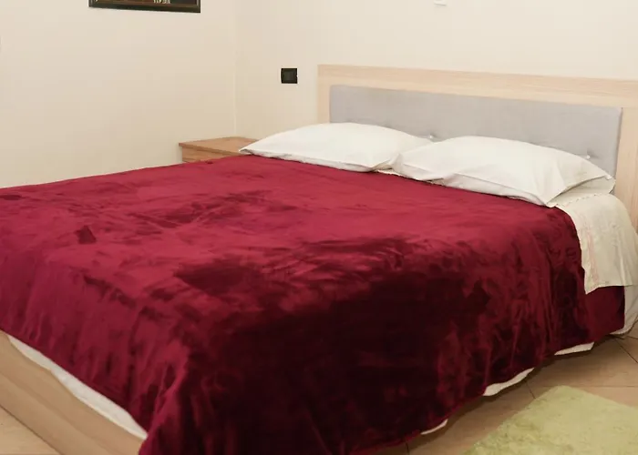 Grand מלון טיראנה